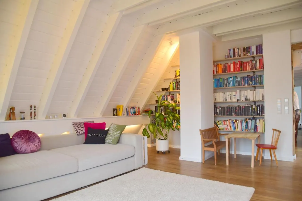 Wunderschone Helle Wohnung, 10 Min Zum Zentrum Stuttgart Apartment